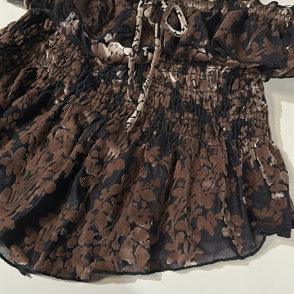 Urban Outfitters Velvet Ruffle Peplum Tube Top - Picture 5 of 11